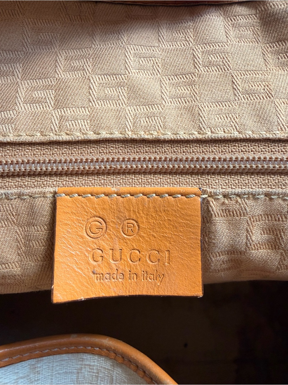 Gucci GG Supreme Tote - Picture 7 of 16
